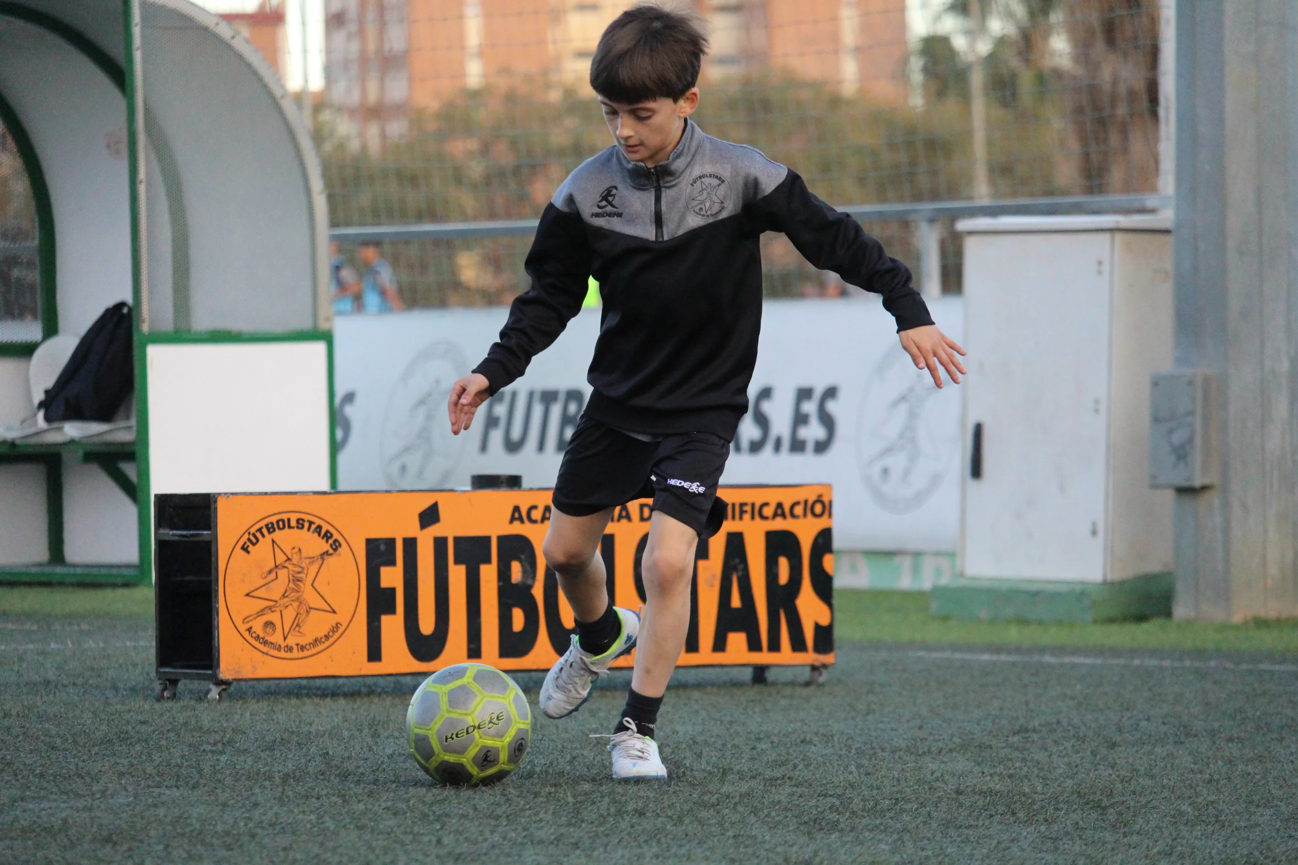 Futbolista durante un entrenamiento Fútbolstars