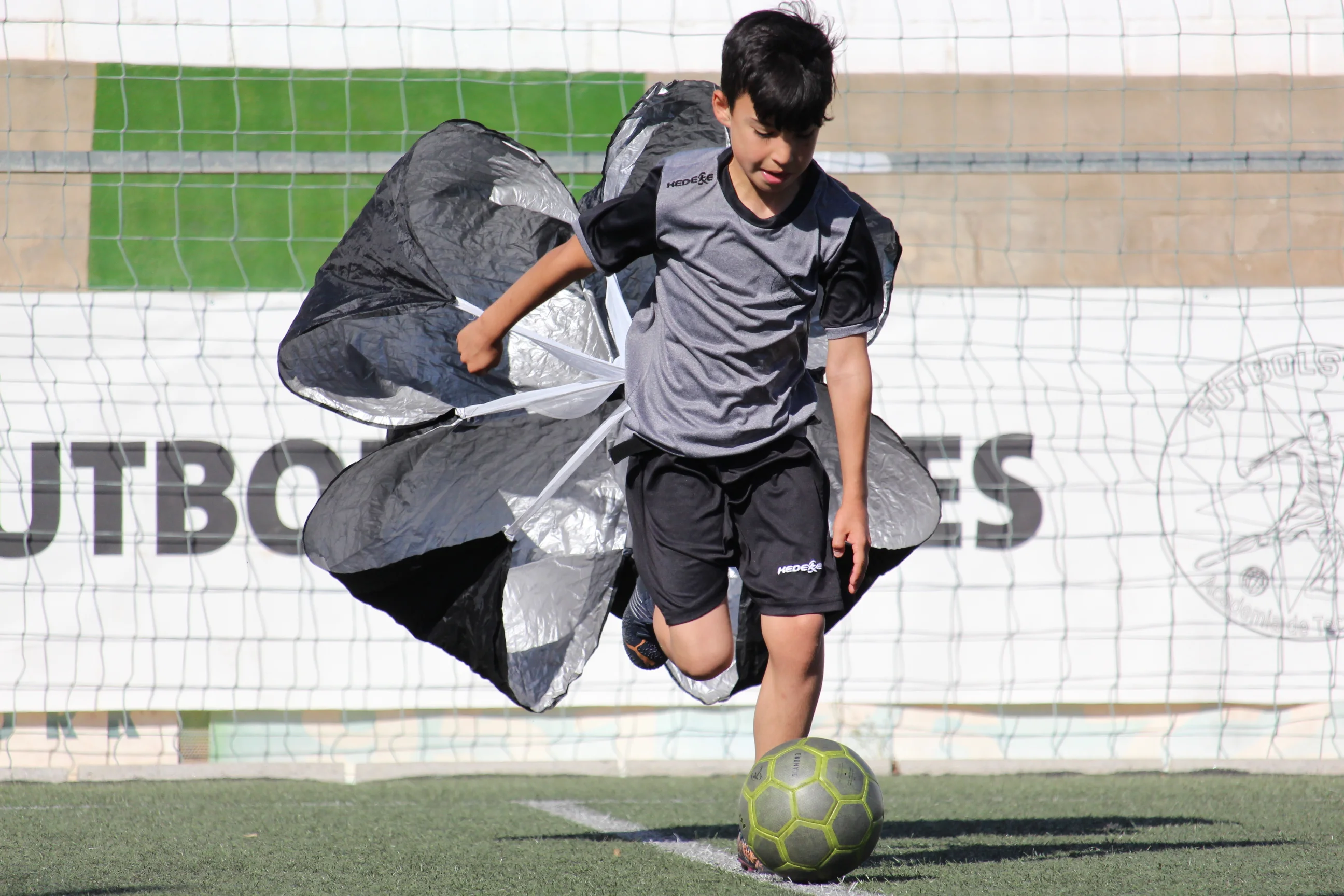 Jugador durante un entrenamiento de tecnificación Fútbolstars